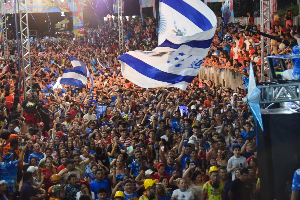 Caprichoso arrasta multidão no Carnaboi 2025 com espetáculo contagiante e emocionante 3 Caprichoso arrasta multidao no Carnaboi 2025 7