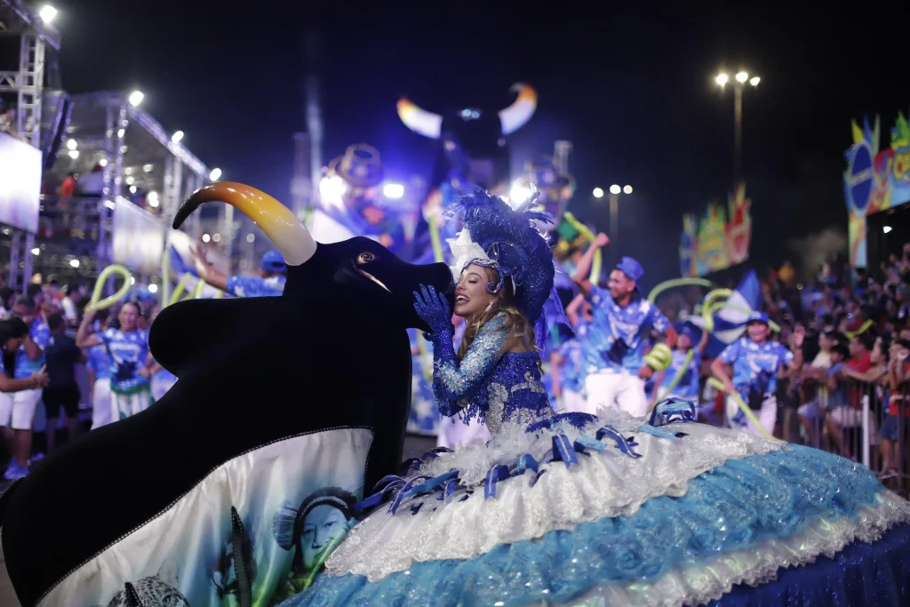 Caprichoso arrasta multidão no Carnaboi 2025 com espetáculo contagiante e emocionante 2 Caprichoso arrasta multidao no Carnaboi 2025 8