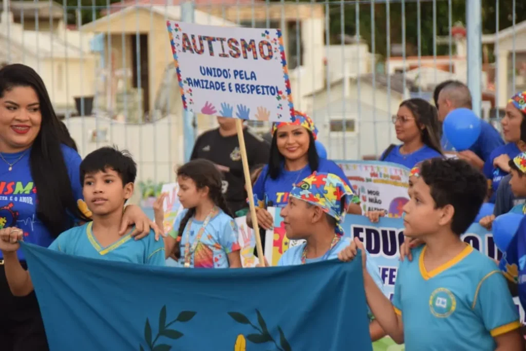 Caminhada pela Inclusão mobiliza Parintins no Dia de Conscientização do Autismo 2 WhatsApp Image 2025 04 03 at 09.51.22