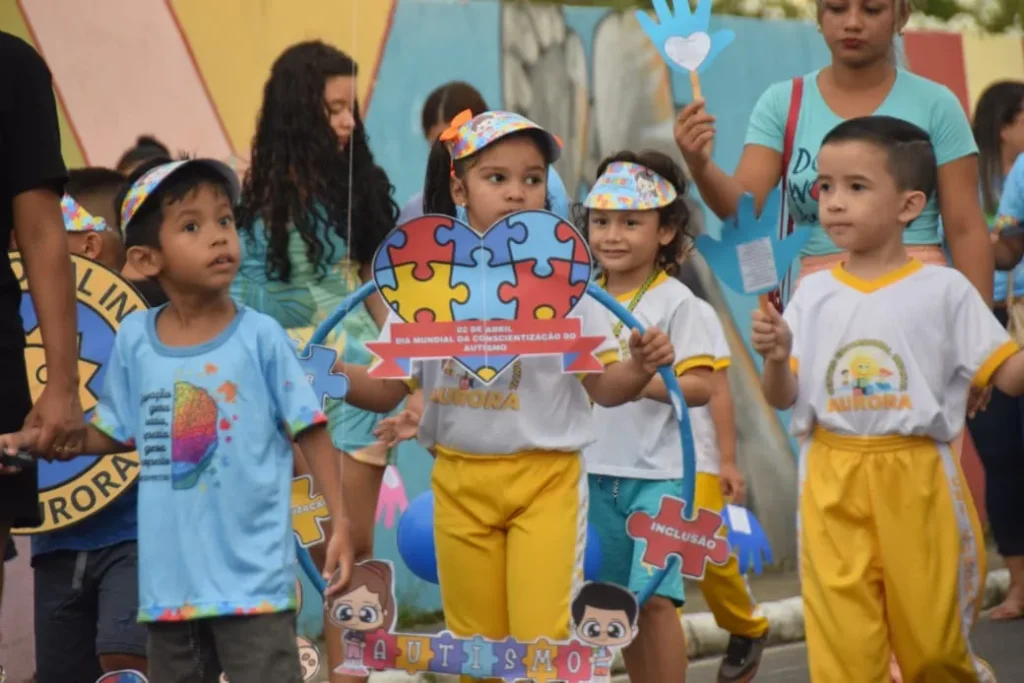 Caminhada pela Inclusão mobiliza Parintins no Dia de Conscientização do Autismo 1 WhatsApp Image 2025 04 03 at 09.51.23