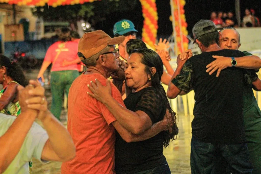 Bolerão dos Idosos no Mocambo celebra 100 dias do governo de Mateus Assayag e Vanessa Gonçalves 2 WhatsApp Image 2025 04 14 at 09.37.48