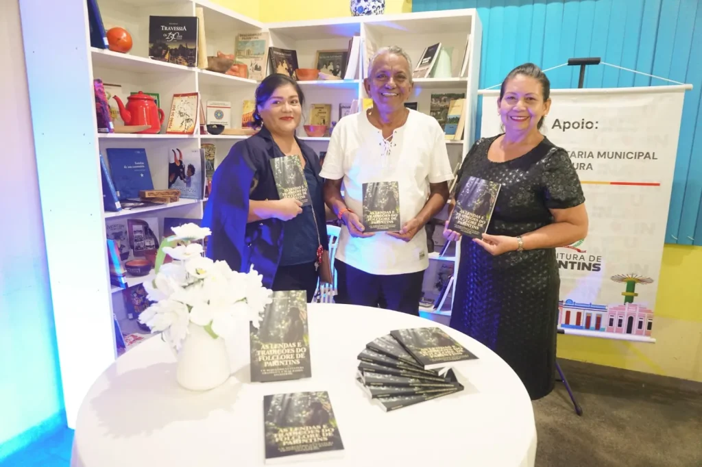 Parintins eterniza suas lendas e tradições em livro de Tadeu Garcia 1 WhatsApp Image 2025 04 30 at 09.53.29