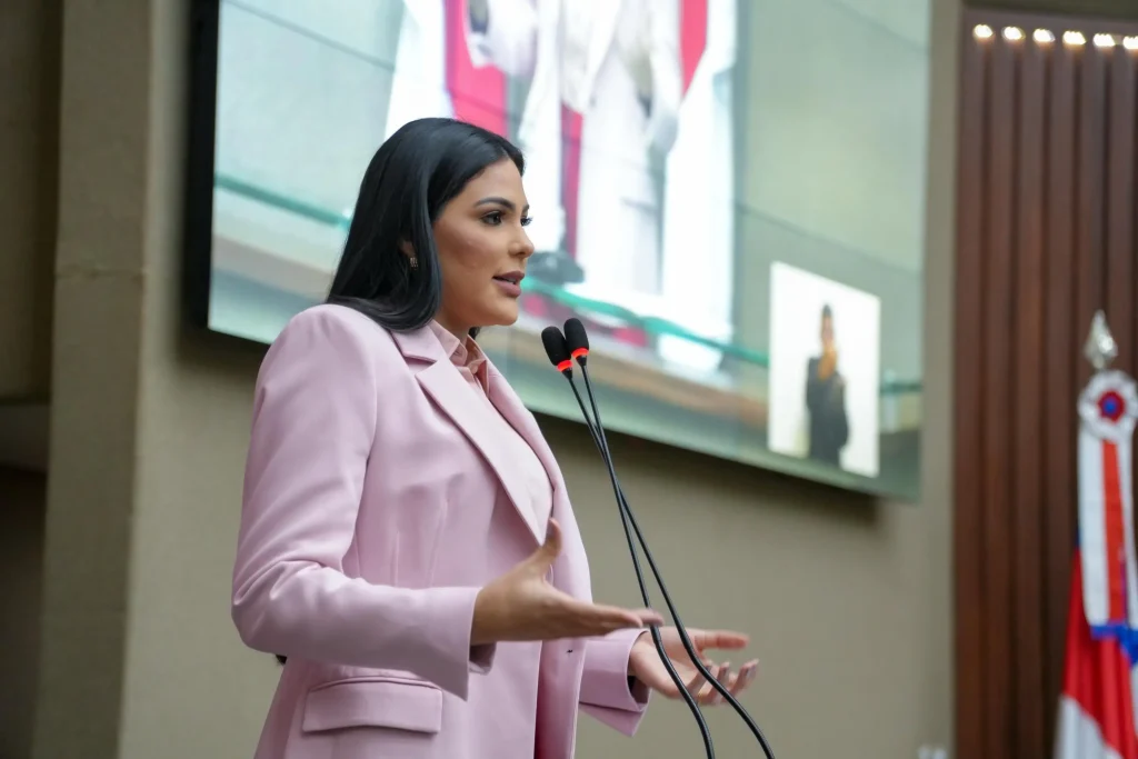 deputada estadual Mayra Dias (Avante)