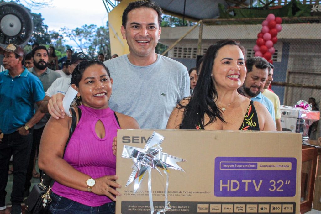 Festa das Mães: Prefeitura de Parintins celebra com homenagens e prêmios na Vila Amazônia 1 Festa na Vila Amazonia 3