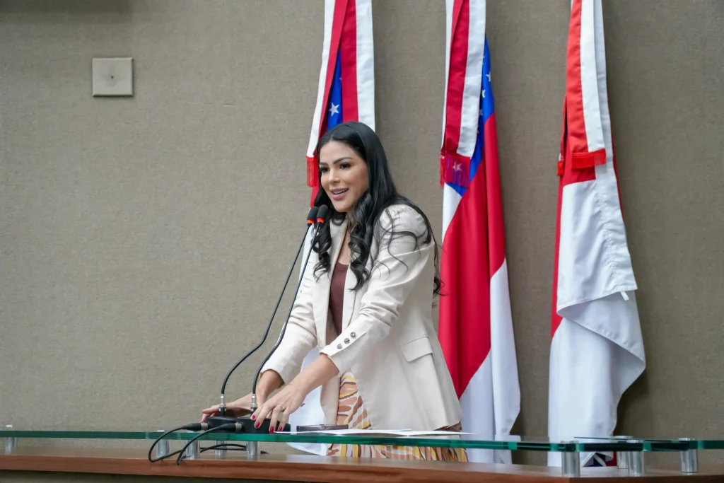 deputada estadual Mayra Dias (Avante)