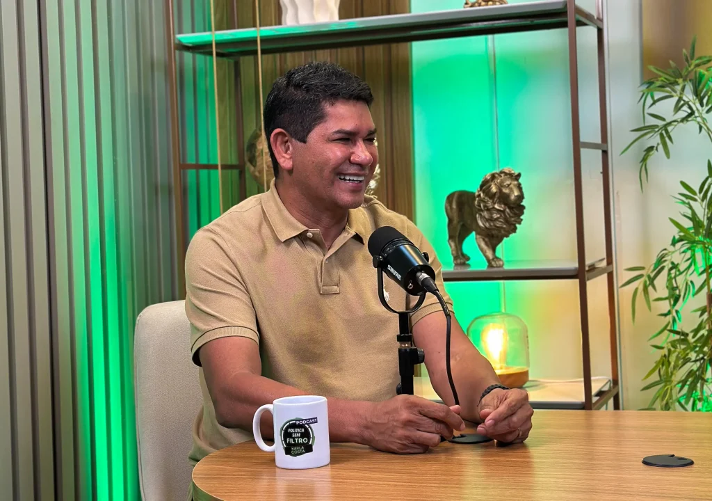 Bi Garcia relembra trajetória e defende interior no podcast Política Sem Filtro