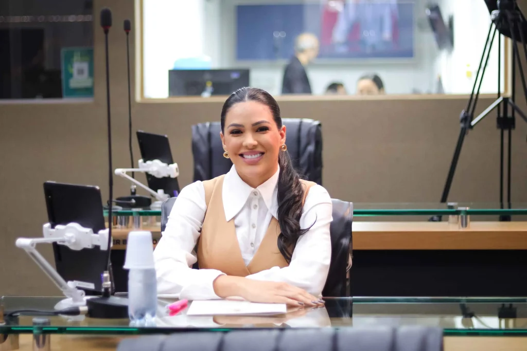 deputada estadual Mayra Dias (Avante)