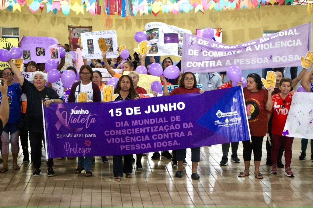 Centro de Convivência realiza mobilização pelo Junho Violeta