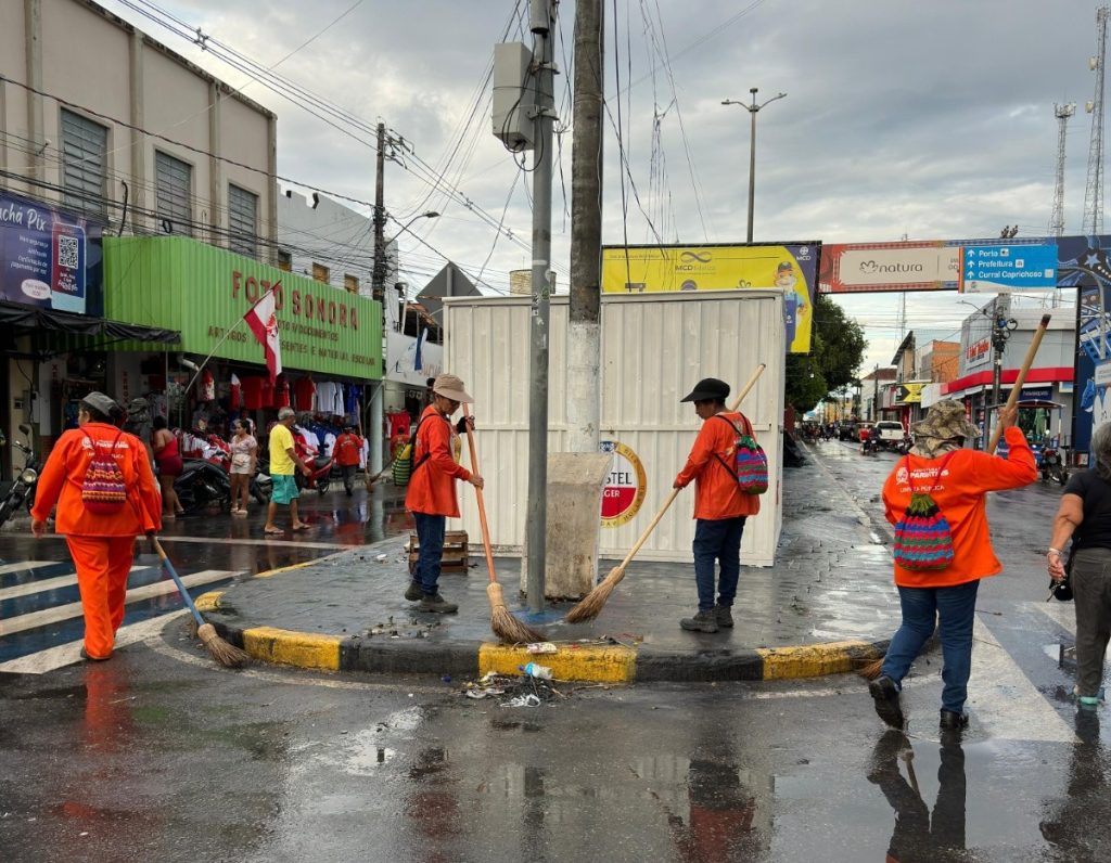 Pós-Festival: Prefeitura de Parintins intensifica serviços de limpeza na cidade