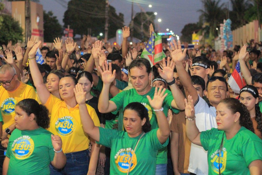 Com apoio da Prefeitura de Parintins, comunidade evangélica celebra Marcha Para Jesus 1 WhatsApp Image 2025 07 28 at 09.39.19