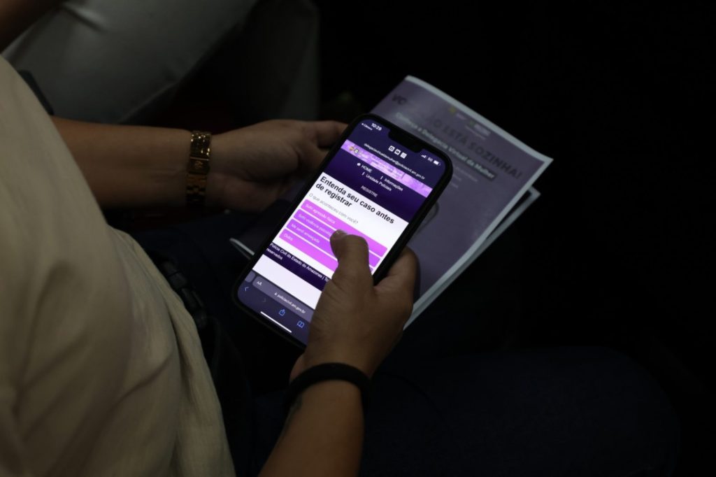 PC-AM lança site da Delegacia Virtual da Mulher para acelerar o acesso de mulheres em situação de violência à medidas protetivas