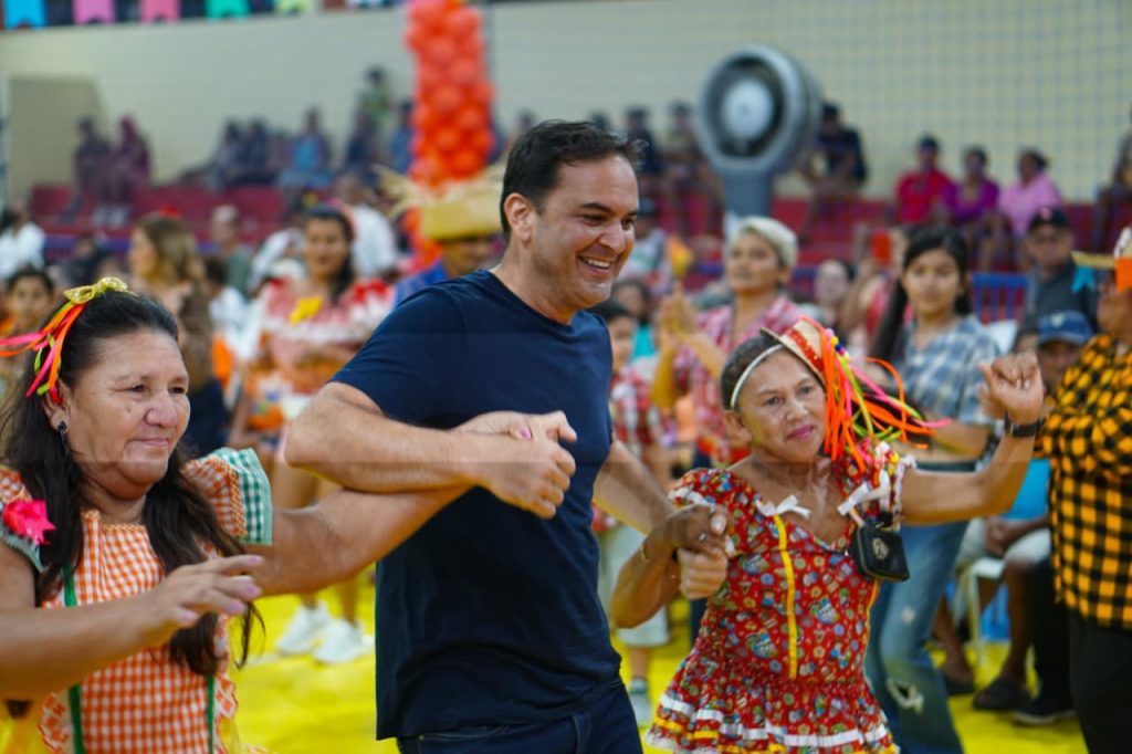 Arraial da Prefeitura de Parintins celebra tradições e fortalece laços da comunidade 1 WhatsApp Image 2025 08 24 at 20.34.54