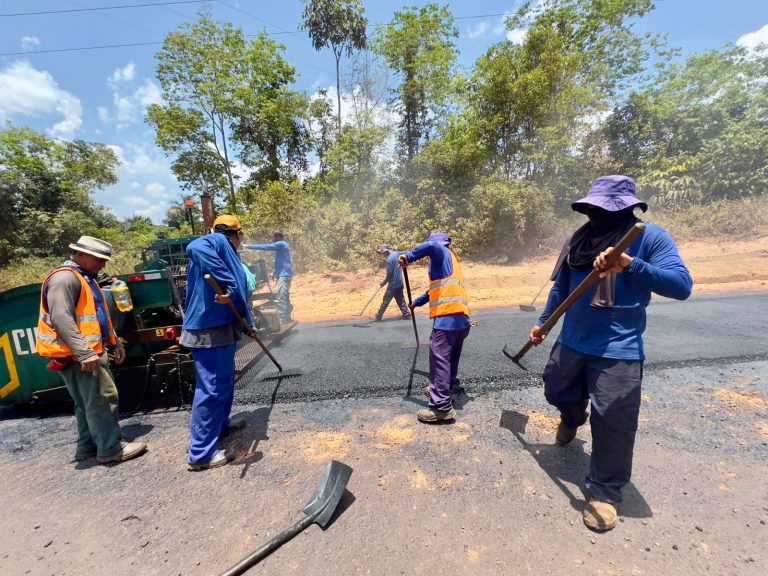 Obras de asfaltamento entre a Vila Amazônia e Valéria estão em fase avançada