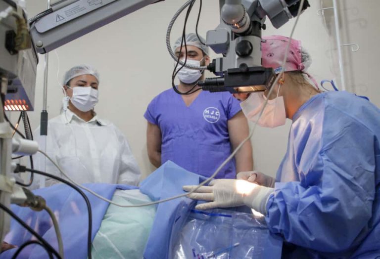 Pacientes relatam gratidão em mutirão de catarata realizado no Hospital Jofre Cohen