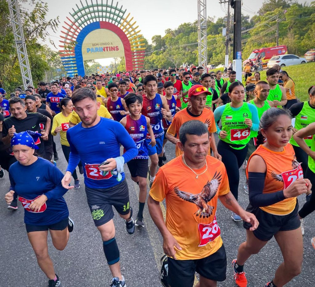 Circuito Trekking: Prefeitura de Parintins reúne centenas de atletas em esporte de aventura