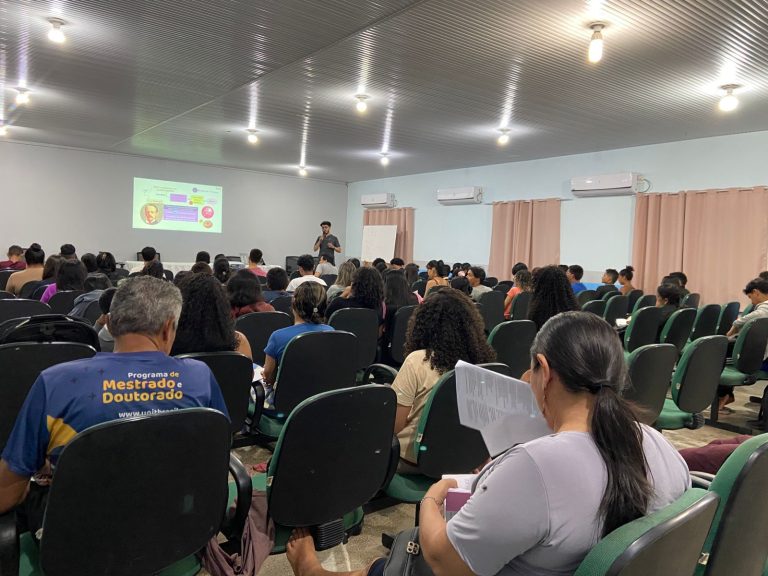 Futuro universitário: Alunos do Pré-vestibular Social da Prefeitura de Parintins encaram provas da UEA