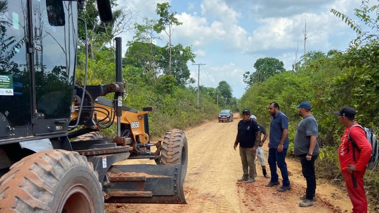 Prefeitura de Parintins intensifica melhorias nas vicinais da Gleba Vila Amazônia
