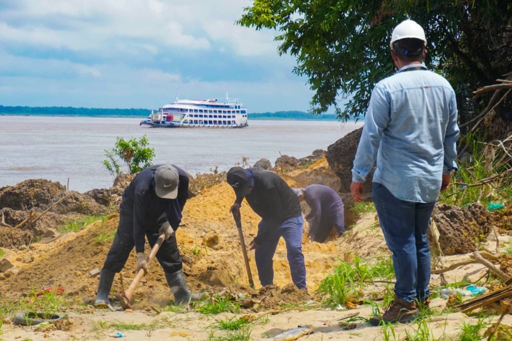 Prefeito Mateus Assayag destaca avanço das obras do Muro de Arrimo