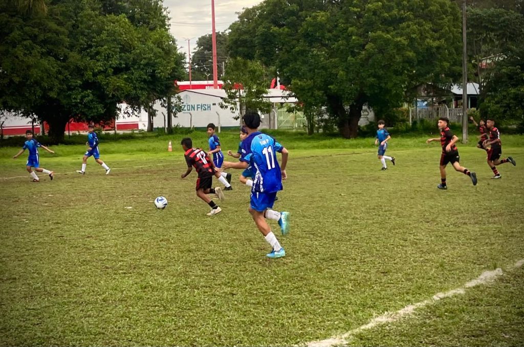 Dois jogos abrem disputa do 1° Parintins CUP de Futebol de Base