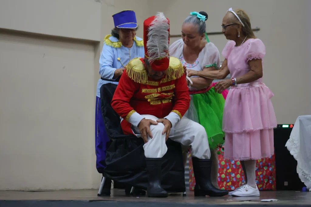 Sejusc promove espetáculo ‘O Quebra-Nozes: Uma Releitura’ com participação de pessoas idosas e envelhecentes