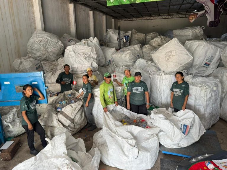 Dez toneladas de garrafas PET coletadas em Parintins no projeto “Escola que Recicla”