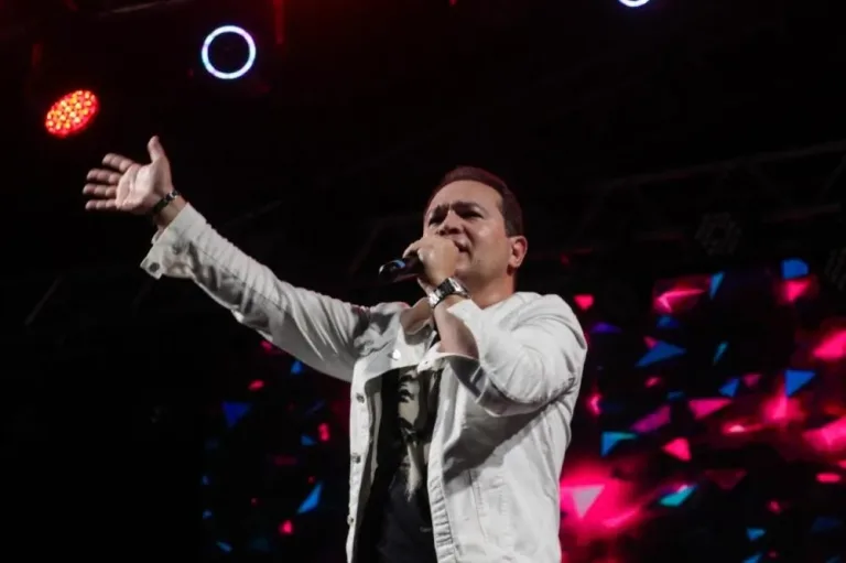 1º ‘Adora Parintins’ traz Davi Sacer em noite de louvor no Anfiteatro Sila Marçal