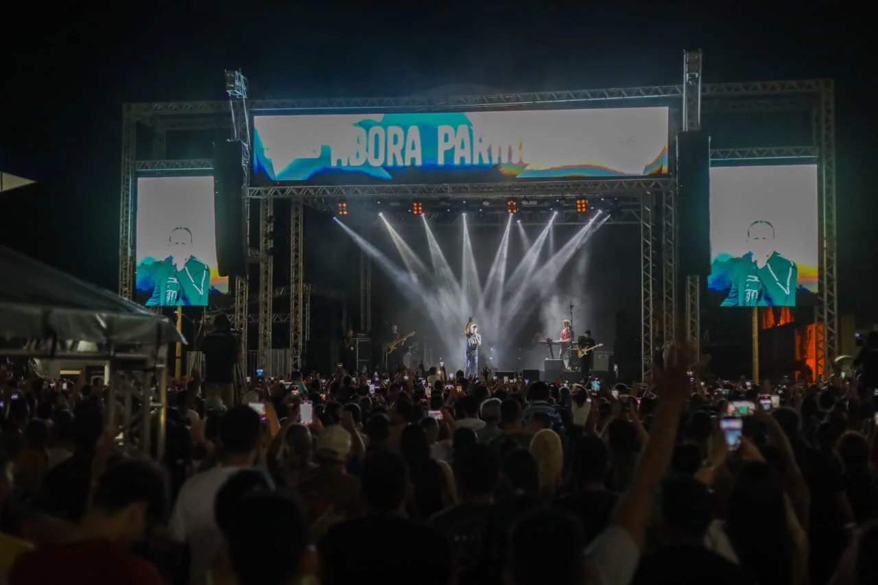 Adora Parintins: Show de Davi Sacer reúne 8 mil pessoas em noite histórica de louvor