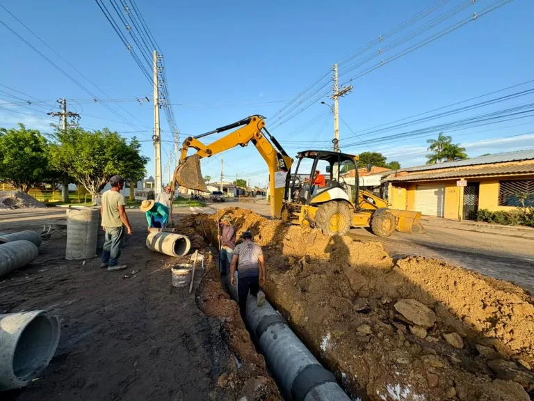 Prefeitura de Parintins avança com drenagem profunda e chega à rua Massaranduba