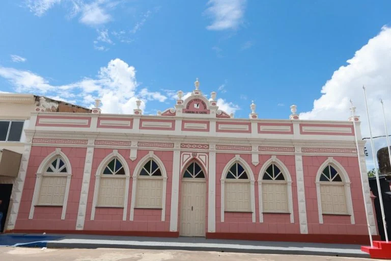 “a Leitura Faz A Gente Viajar Sem Sair Do Lugar’”, Diz Estudante Sobre A Revitalização Da Biblioteca Centenária De Humaitá