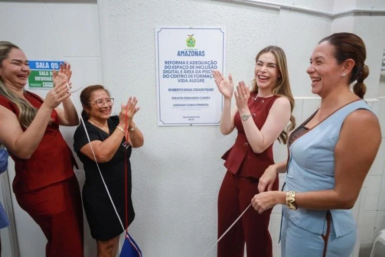 Primeira Dama Thaisa Cidade Participa Da Entrega De Espaços Revitalizados Do Centro De Formação Vida Alegre