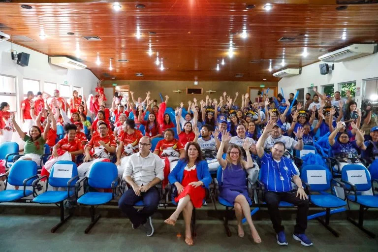 Junho Azul e Vermelho: Hemoam lança campanha de incentivo à doação de sangue com os bois Caprichoso e Garantido