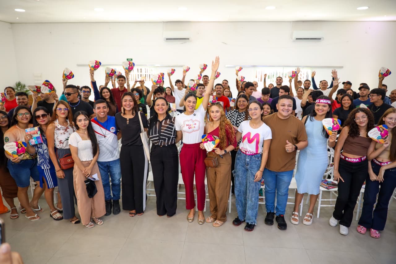 Participação política e desenvolvimento: Mayra Dias dialoga com a juventude de Parintins 5 Deputada estadual reuniu lideranças juvenis para dialogar sobre participação política, desenvolvimento do município e iniciativas do mandato