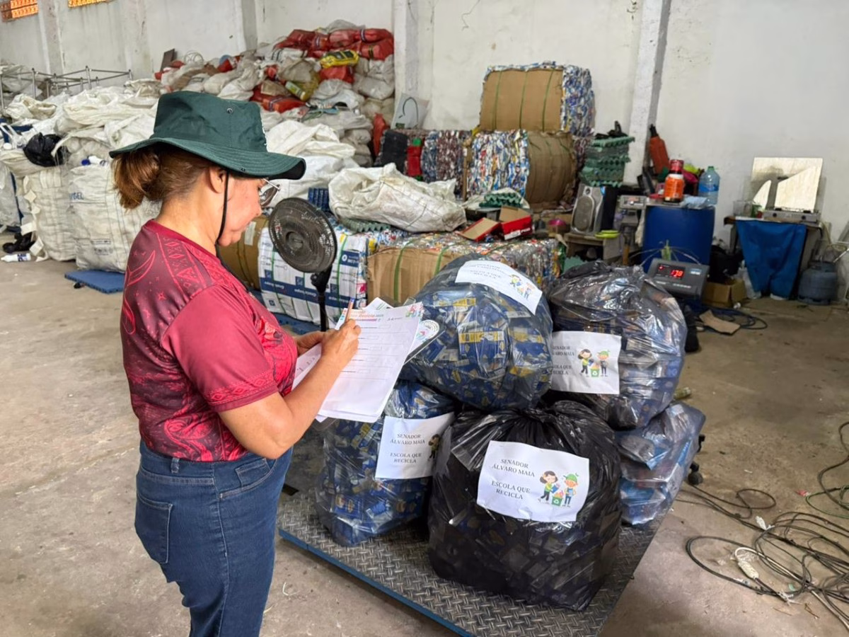 Projeto Escola que Recicla alcança metade do período de execução com seis toneladas de materiais arrecadados em Parintins
