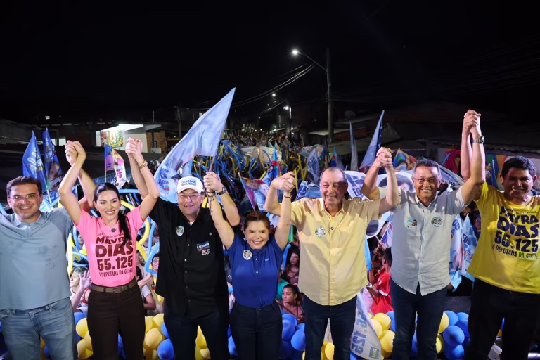 Mayra Dias é recebida por multidão em grande encontro em Nhamundá