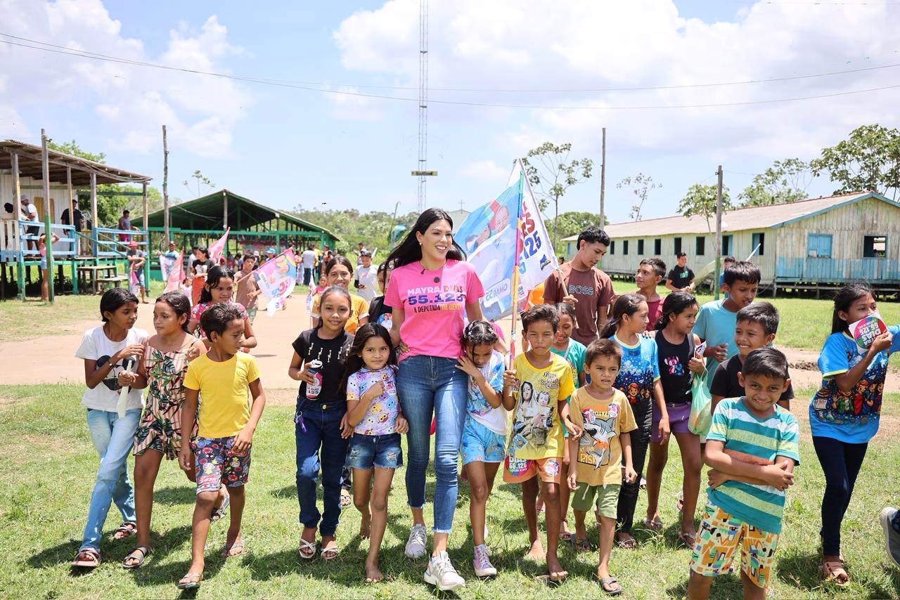 Em Parintins, Mayra Dias percorre comunidades rurais e reafirma compromisso com o interior