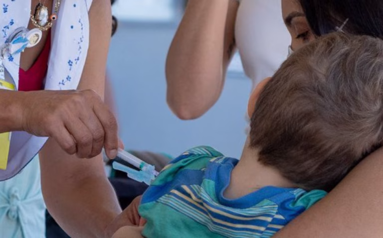 Alerta sobre sarampo nas Américas reforça importância de intensificar vacinação no Brasil