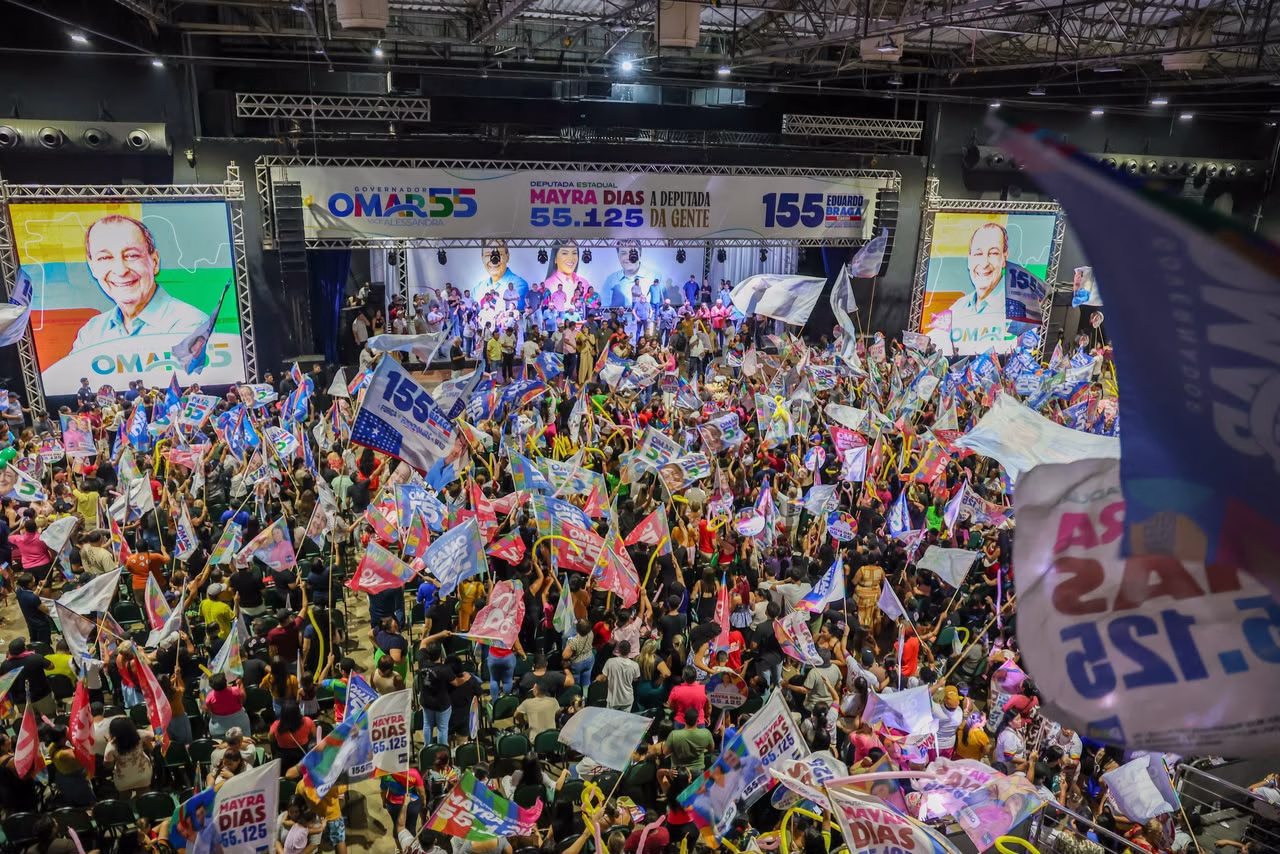 Mayra Dias reúne mais de 8 mil pessoas e fortalece campanha em Manaus Mayra Dias reúne mais de 8 mil pessoas e fortalece campanha em Manaus