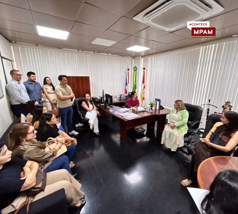 Acadêmicos de direito da Faculdade Santa Teresa conhecem atuação do MPAM durante visita institucional Programação apresentou as diferentes áreas de atuação do órgção e aproximou futuros profissionais da carreira jurídica