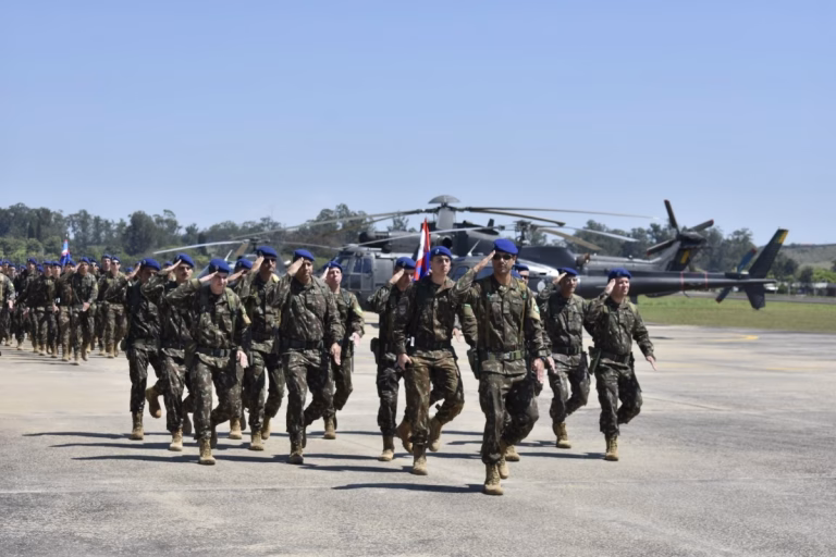 Aviação do Exército celebra 40 anos de recriação