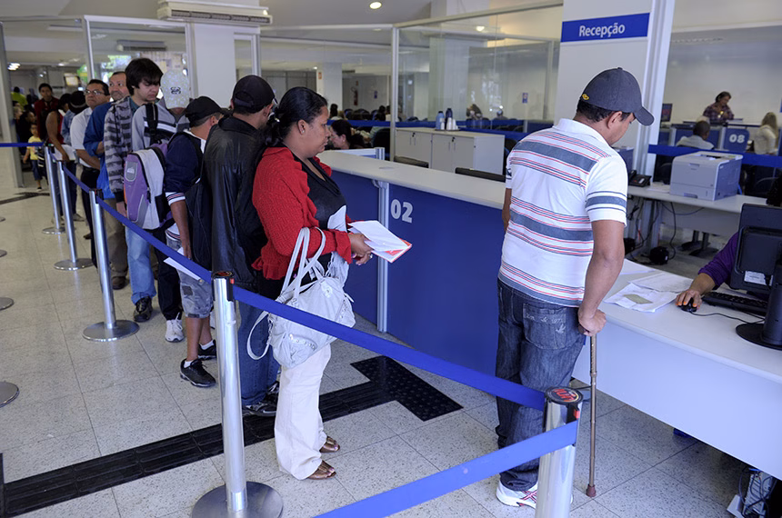 Promulgada lei para diminuir filas do INSS Promulgada lei para diminuir filas do INSS