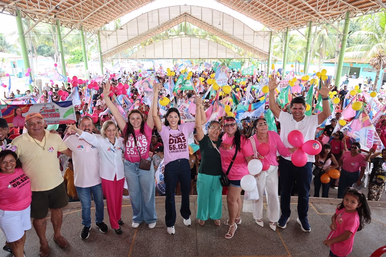 Em clima de festa, Mayra Dias é recebida com grande carreata em Itacoatiara Em clima de festa, Mayra Dias é recebida com grande carreata em Itacoatiara