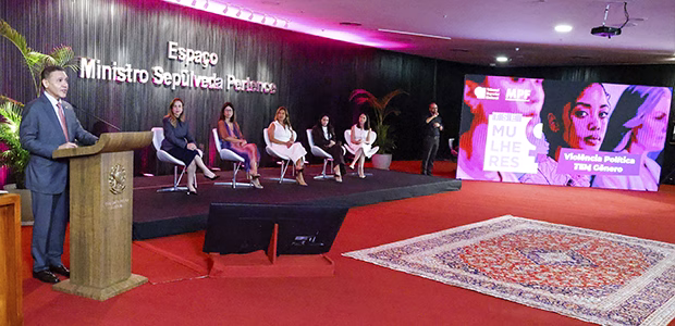 Ação "Violência Política TEM Gênero" fortalece rede de proteção às mulheres Ação “Violência Política TEM Gênero” fortalece rede de proteção às mulheres