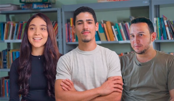Alunos nota mil inspiram preparação para a redação do Enem Alunos nota mil inspiram preparação para a redação do Enem