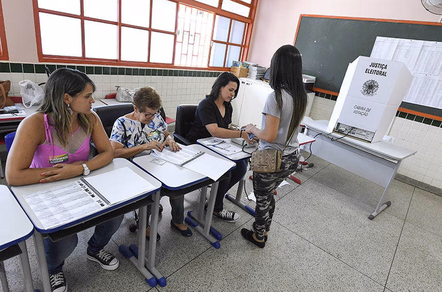 Brasil terá quase 2 milhões de mesários nas eleições de 2026 Brasil terá quase 2 milhões de mesários nas eleições de 2026