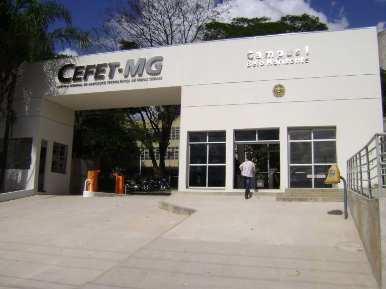 Lei transforma Cefets de Minas e do RJ em universidades federais