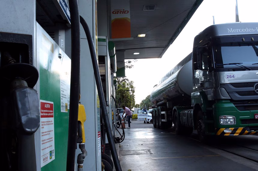 Medida provisória estende subsídio para baratear diesel