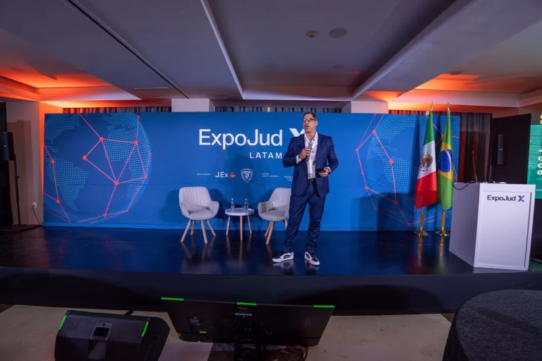 Defensoria apresenta uso da tecnologia para ampliar atendimento jurídico na ExpoJud Latam