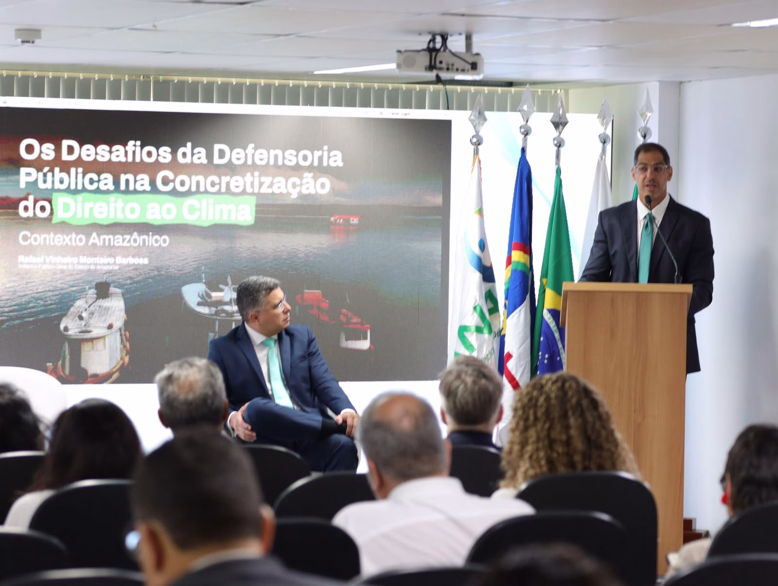 Defensoria debate direito ao clima e desafios da Amazônia em congresso internacional Defensoria debate direito ao clima e desafios da Amazônia em congresso internacional