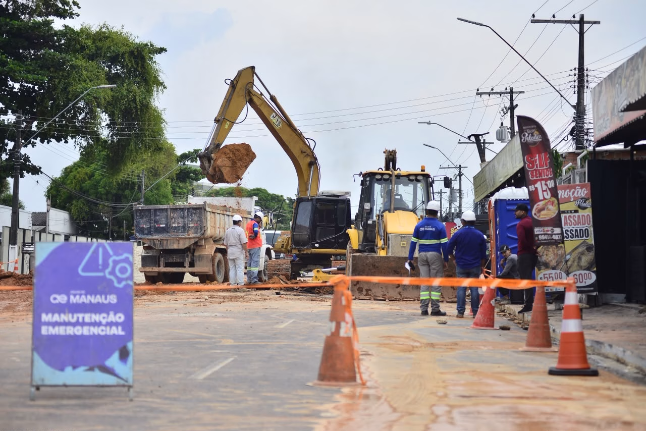 Defensoria Pública cobra providências após rompimento de adutora na Coronel Teixeira Defensoria Pública cobra providências após rompimento de adutora na Coronel Teixeira