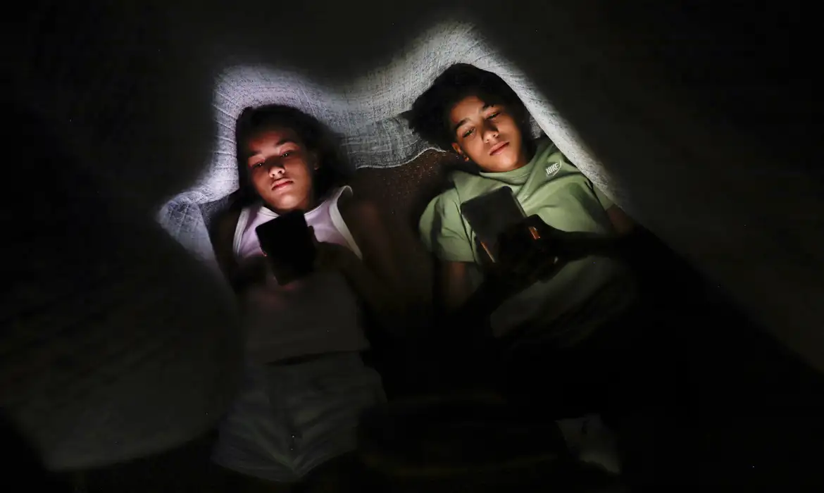 ECA Digital completa um ano e estabelece maior proteção para crianças e adolescentes ECA Digital é resultado de ação coletiva para construir proteção a crianças e adolescentes na relação com as plataformas